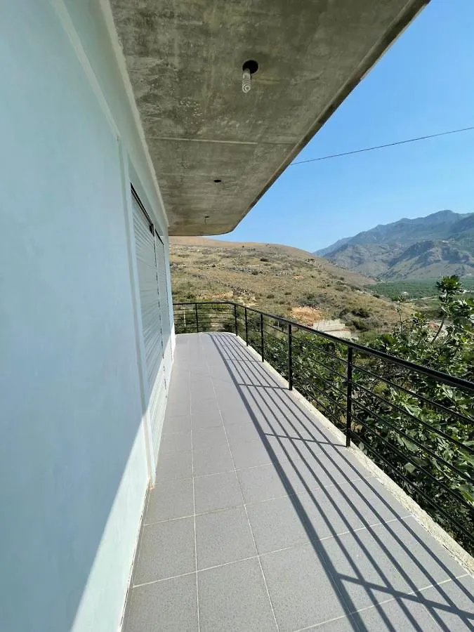 Pensión Qeparo Hill Apartments